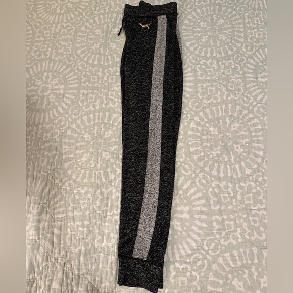 VS PINK Lounge Set - Picture 8 of 10